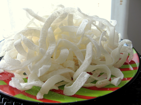 Cách làm mứt dừa dẻo dai ngon chỉ vài bước đơn giản