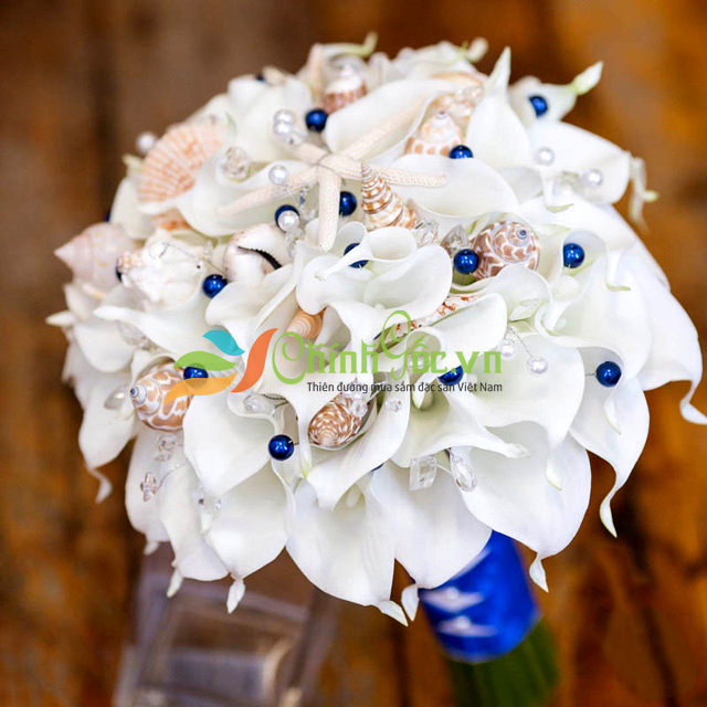 Hoa cưới cầm tay vỏ sò ốc Calla Lily