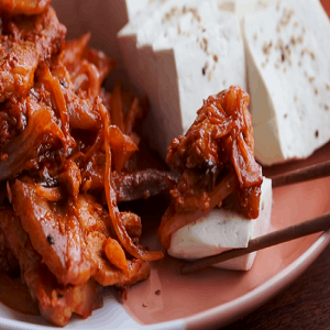 Giàu dinh dưỡng kèm lạ miệng hấp dẫn với món Kim chi chiên đậu phụ