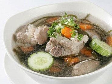 canh rong bien nau voi suon