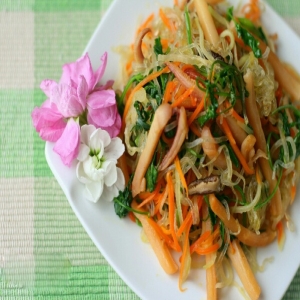 Mực một nắng xào rau củ - món ăn ngon của gia đình Việt